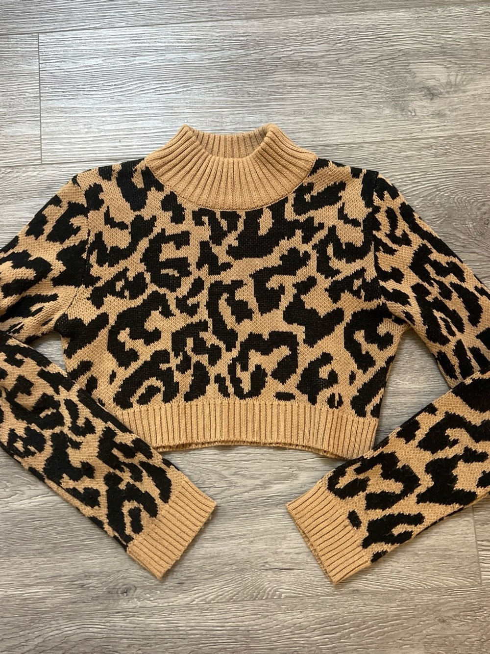 PrettyLittleThing Black & Tan Leopard Cropped Turtleneck Sweater